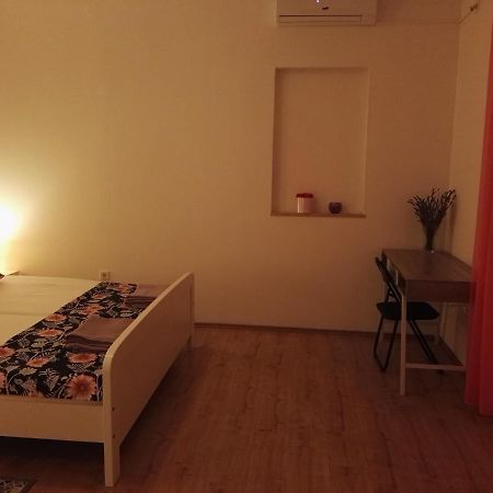 Mara Apartment Pula Bagian luar foto