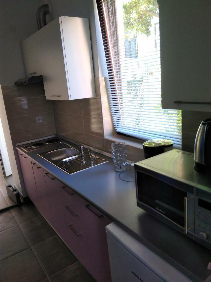 Mara Apartment Pula Bagian luar foto